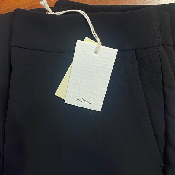 Wilfred by Aritzia Black Crepe trousers NWT - Picture 3 of 3